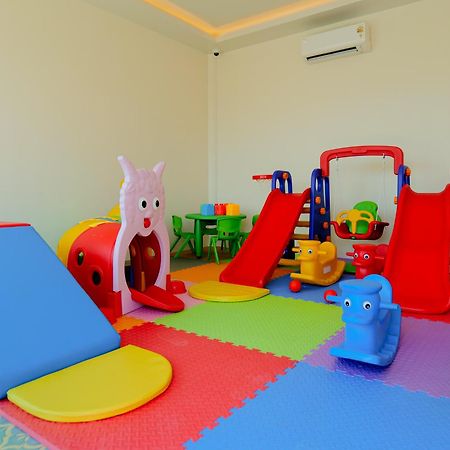 Clarian Hotel Beach Patong 외부 사진