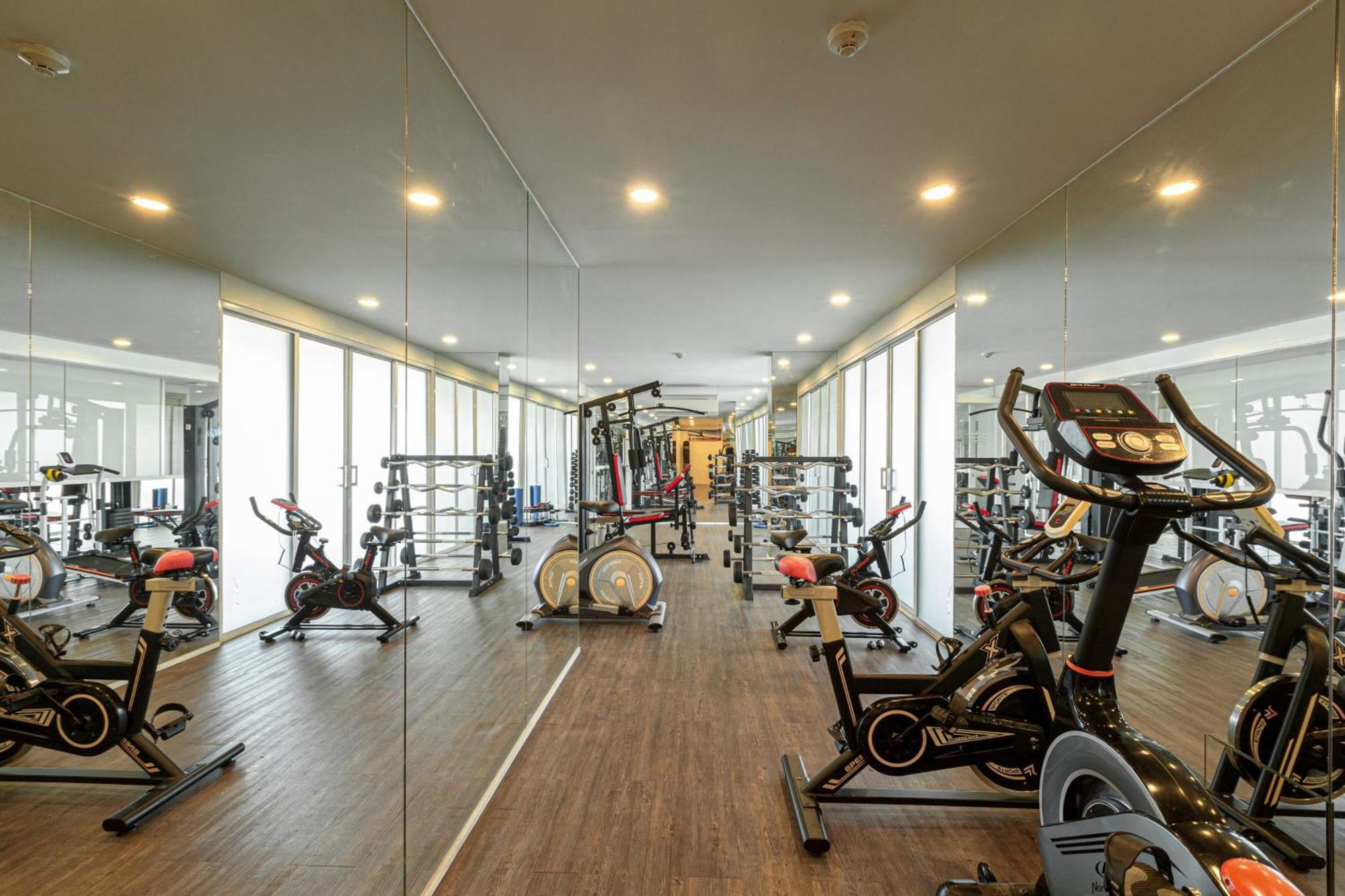 Clarian Hotel Beach Patong 외부 사진