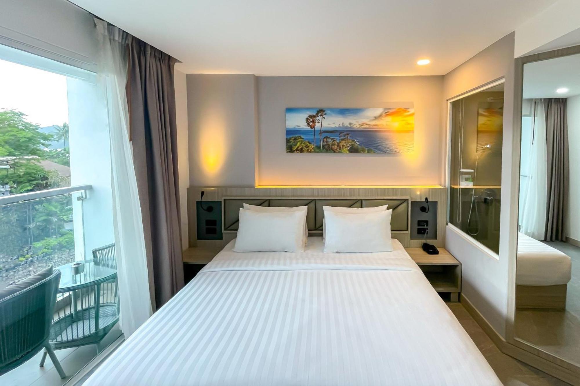 Clarian Hotel Beach Patong 외부 사진