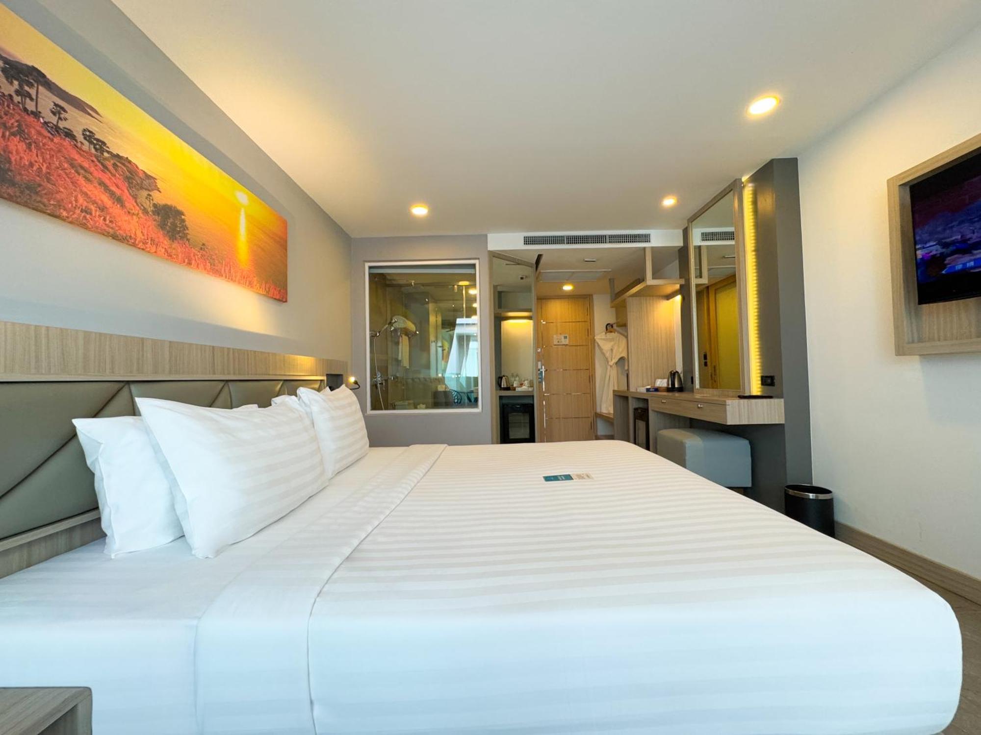Clarian Hotel Beach Patong 외부 사진