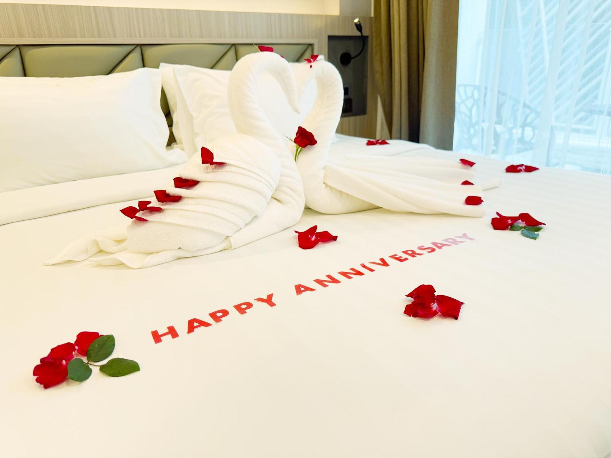 Clarian Hotel Beach Patong 외부 사진
