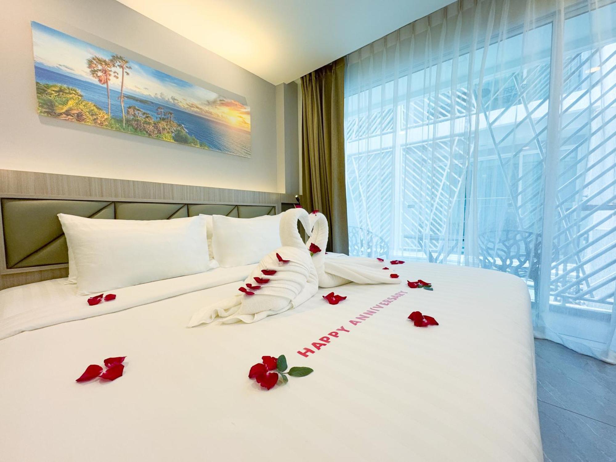 Clarian Hotel Beach Patong 외부 사진