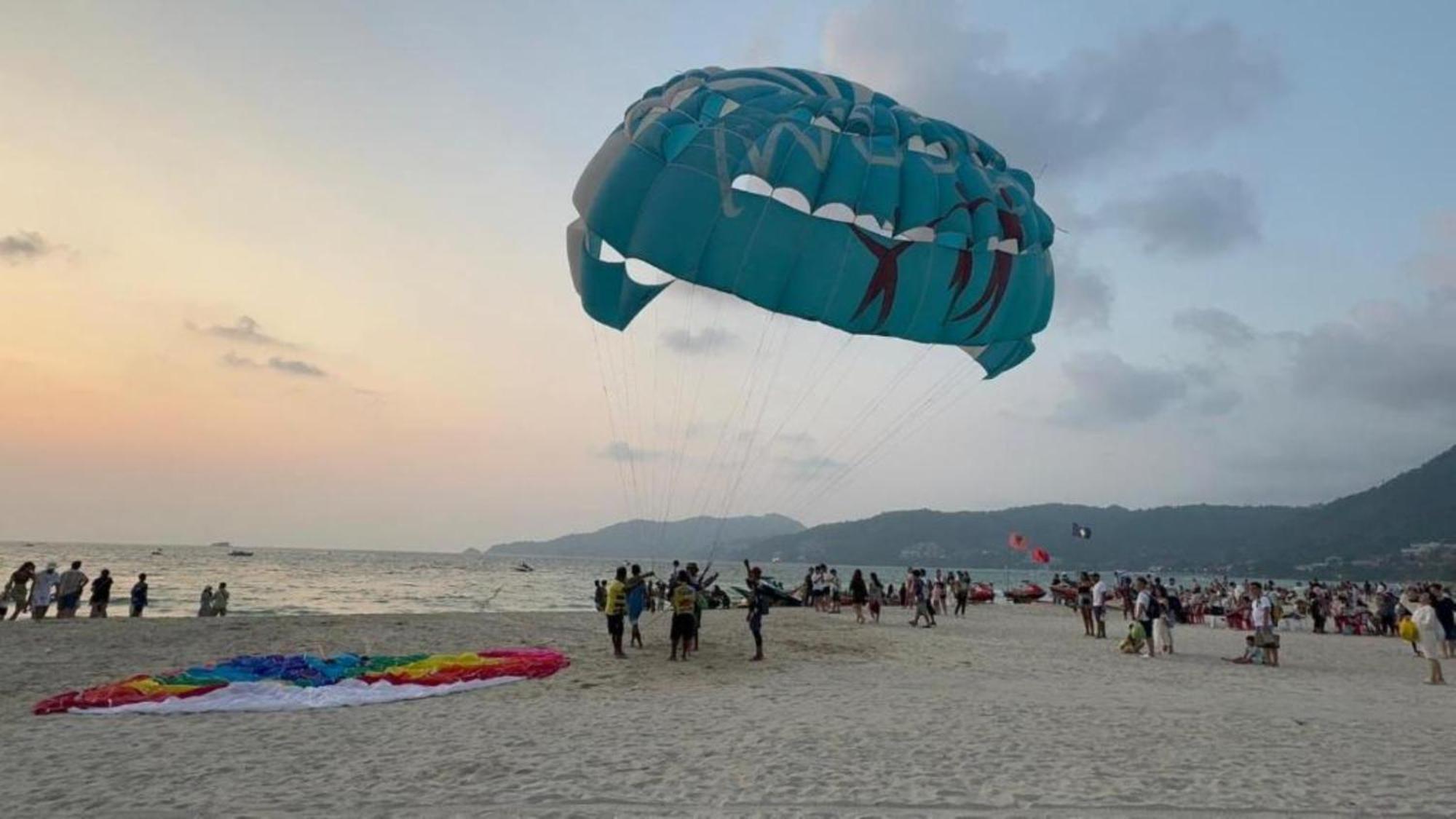 Clarian Hotel Beach Patong 외부 사진