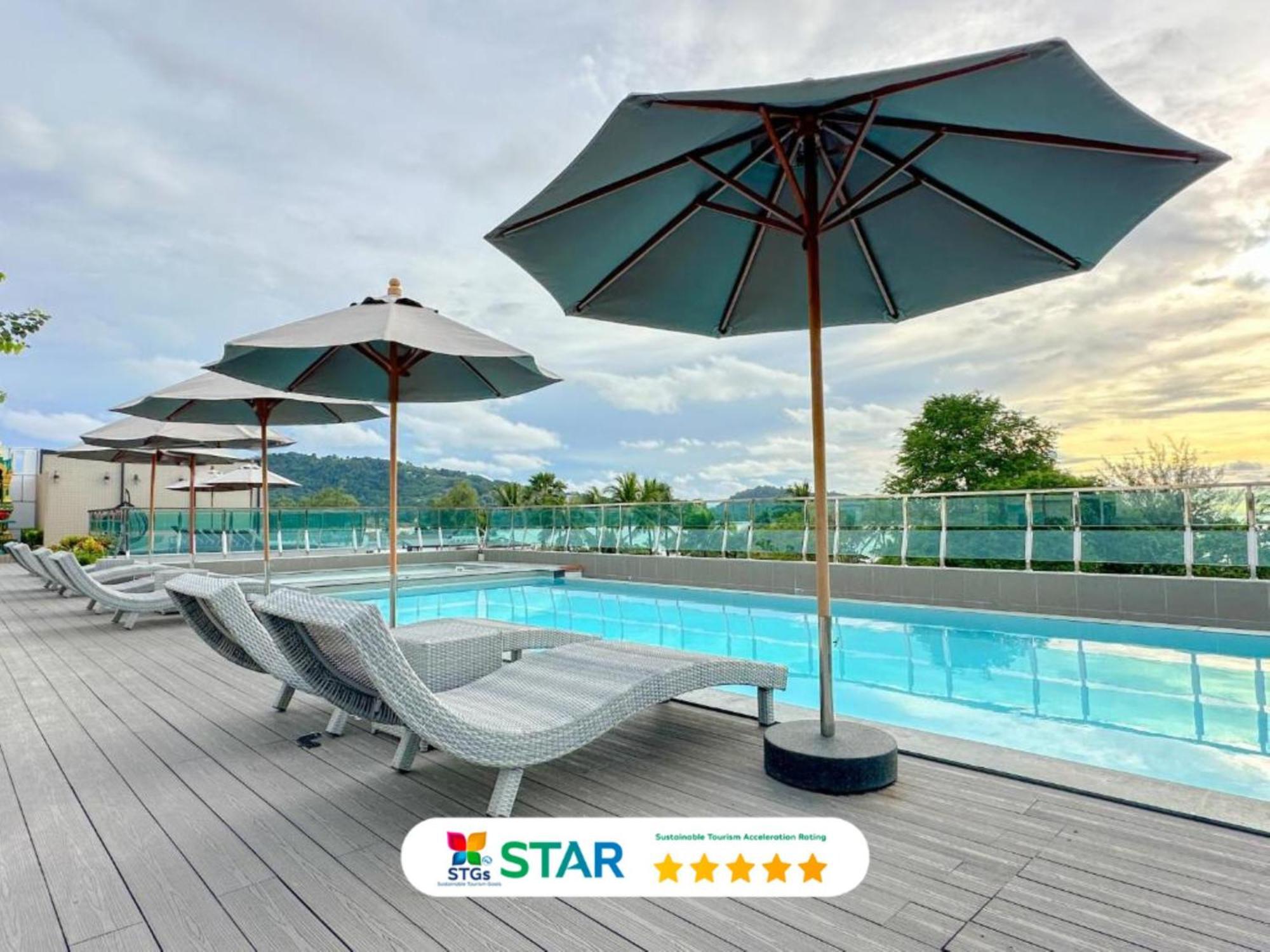 Clarian Hotel Beach Patong 외부 사진
