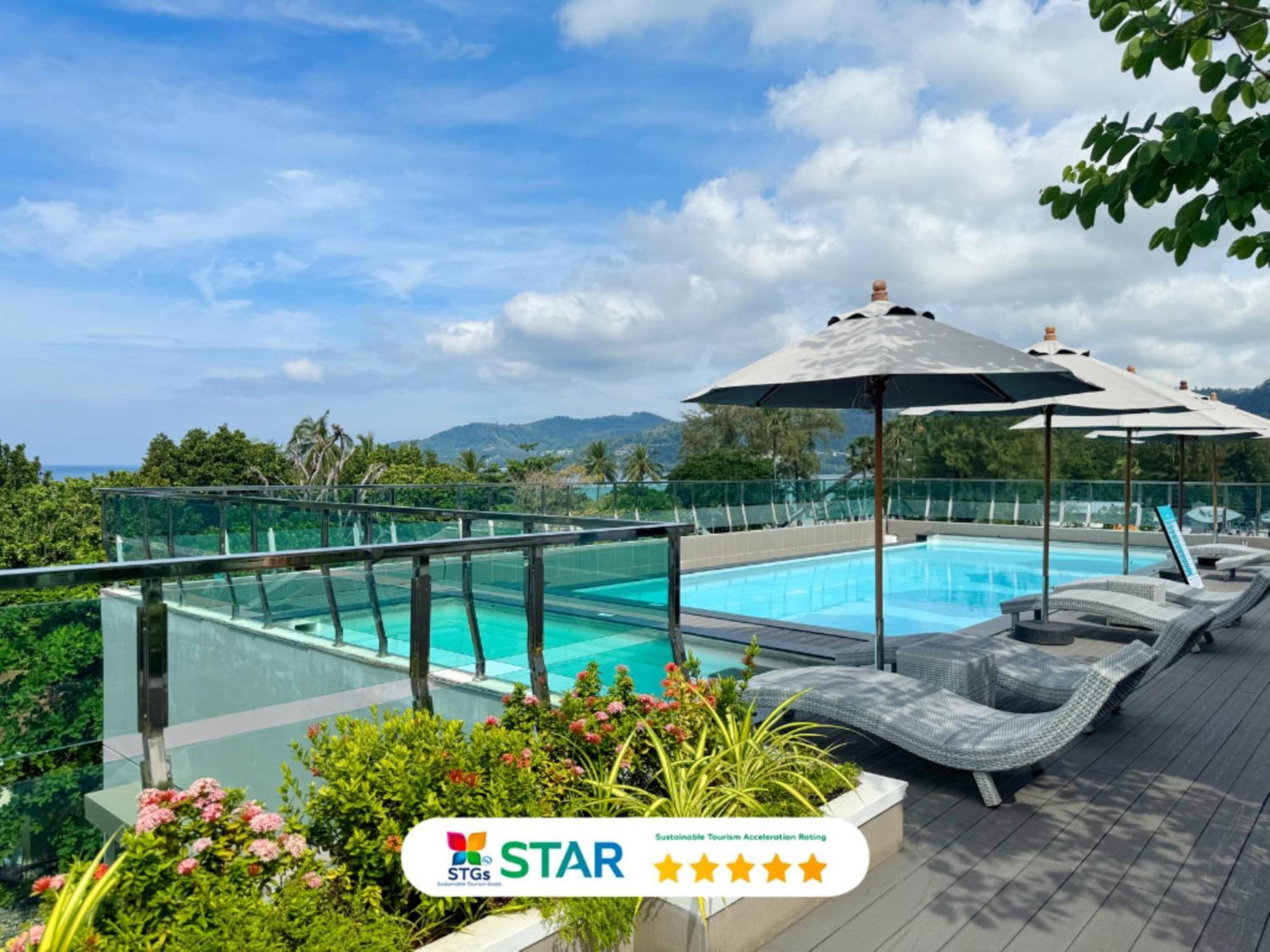 Clarian Hotel Beach Patong 외부 사진