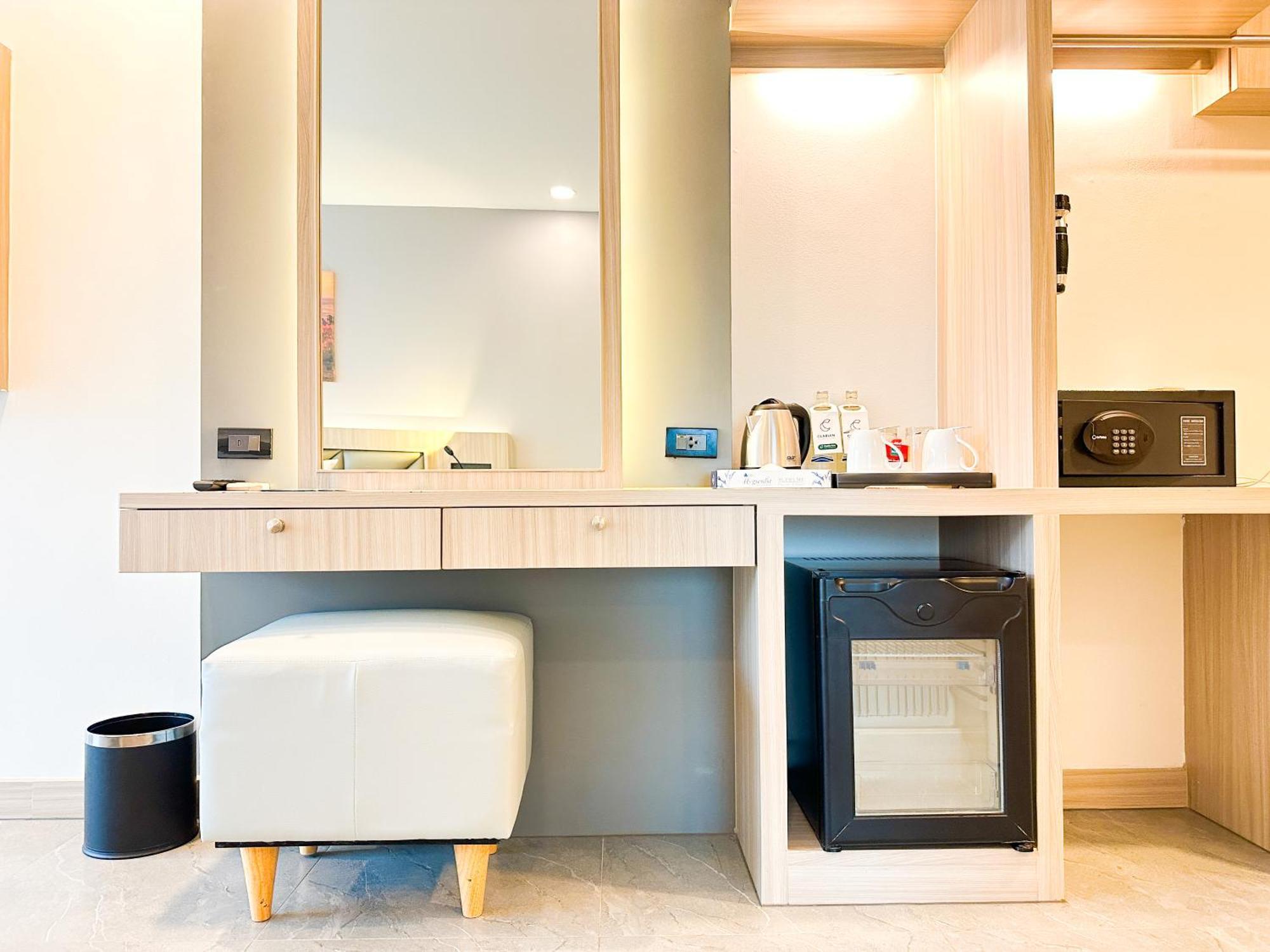 Clarian Hotel Beach Patong 외부 사진