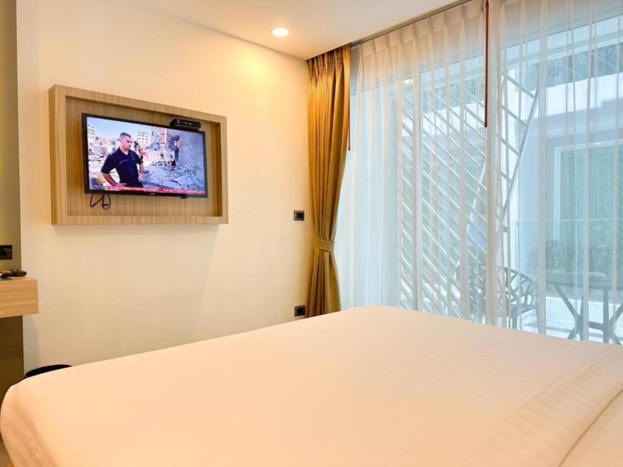 Clarian Hotel Beach Patong 외부 사진