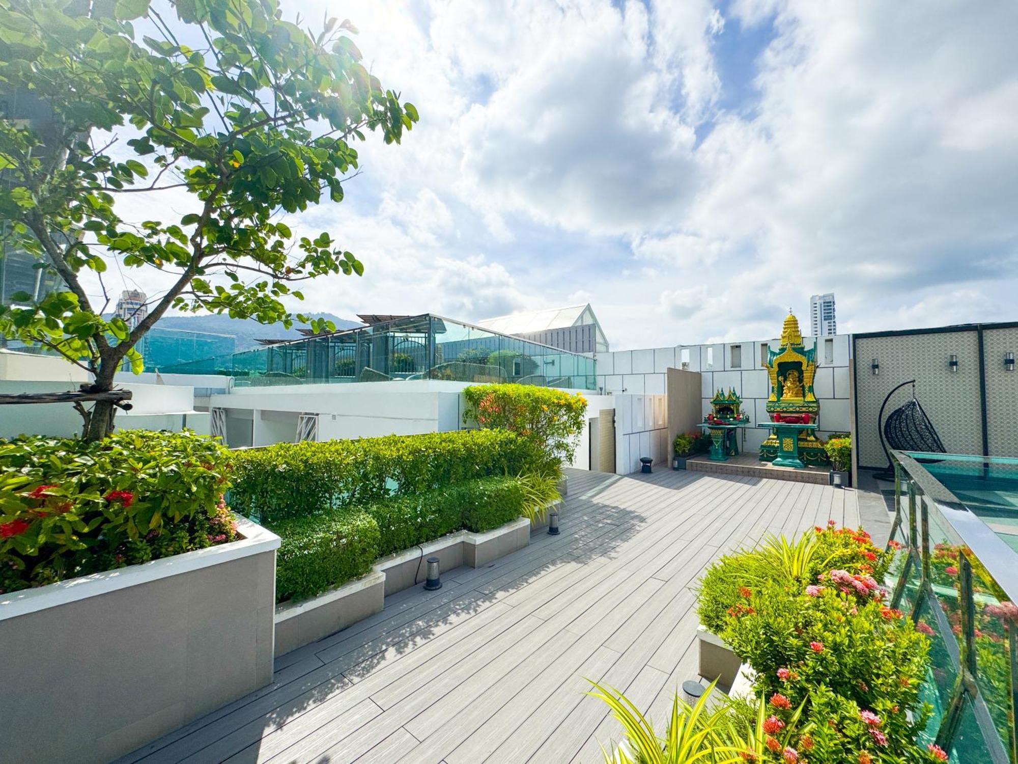 Clarian Hotel Beach Patong 외부 사진