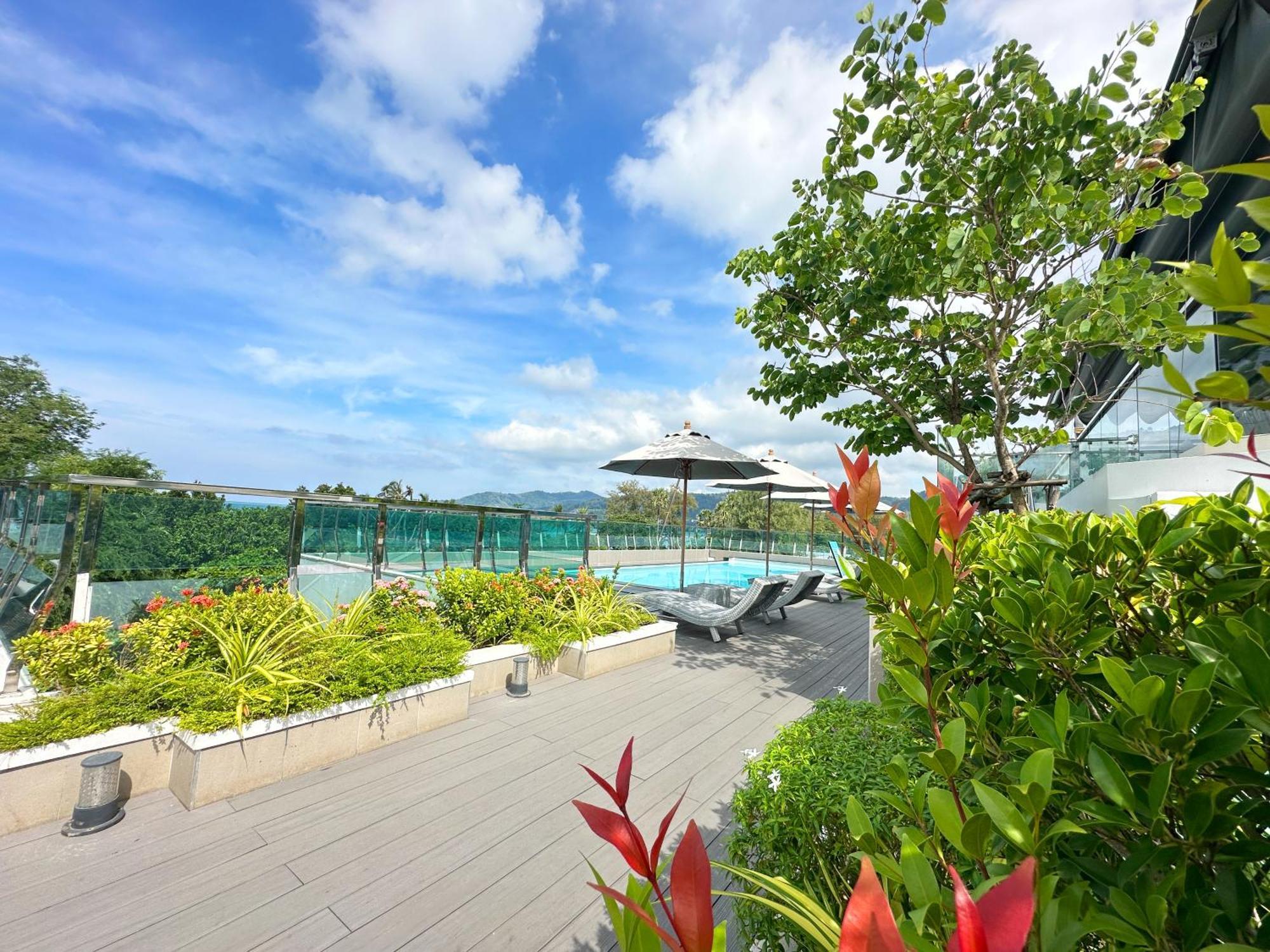Clarian Hotel Beach Patong 외부 사진